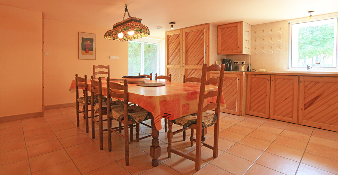 The kitchen dining area