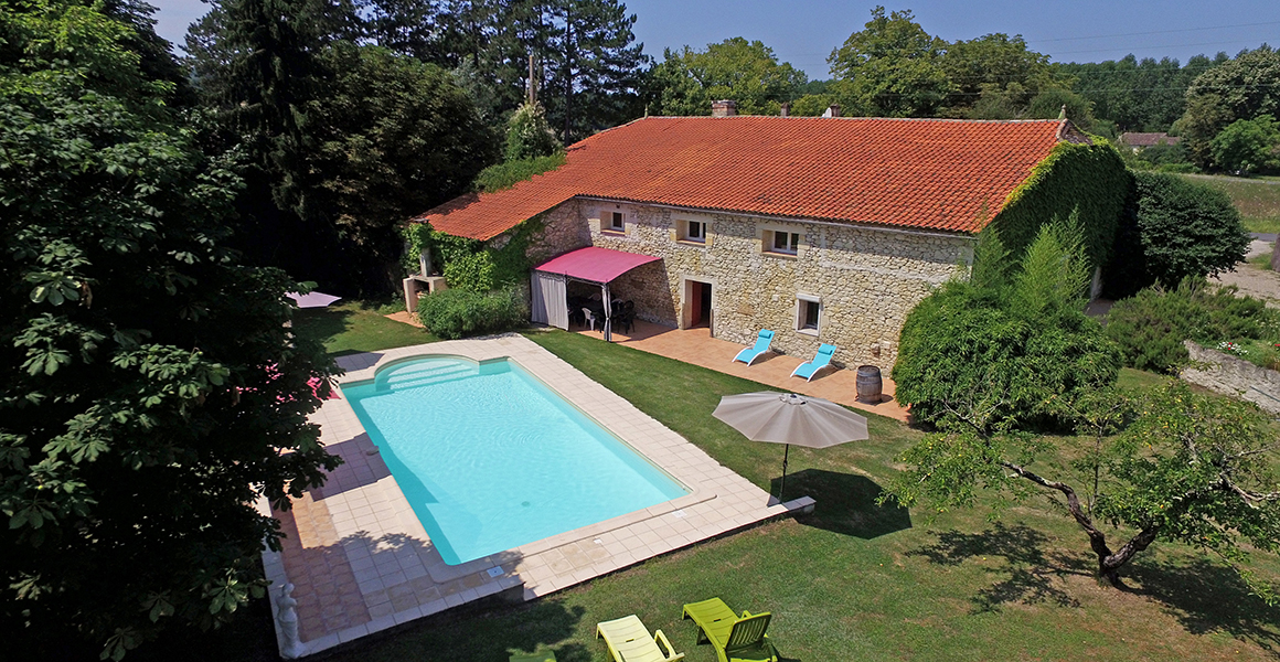 Bobie farmhouse with private heated pool 