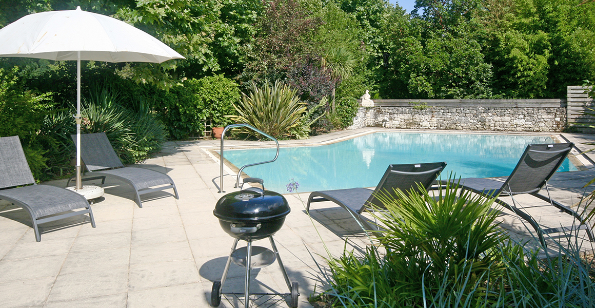 The pool and pool terrace