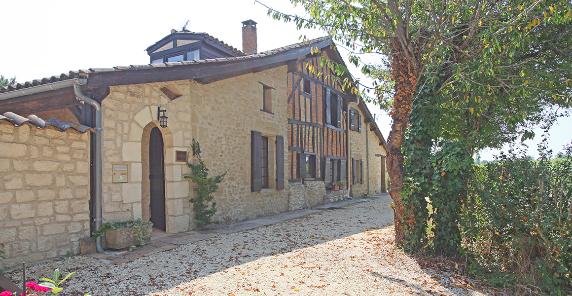 Chauprades is a traditional colombage farmhouse