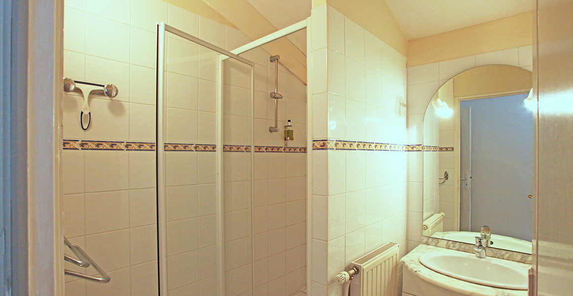La Grande Maison first floor bedroom 3 en suite shower room