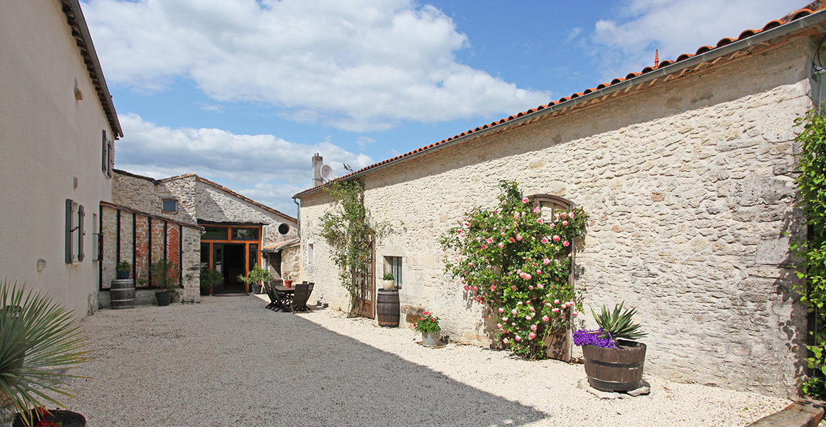 Access to the barn and through to the pool area