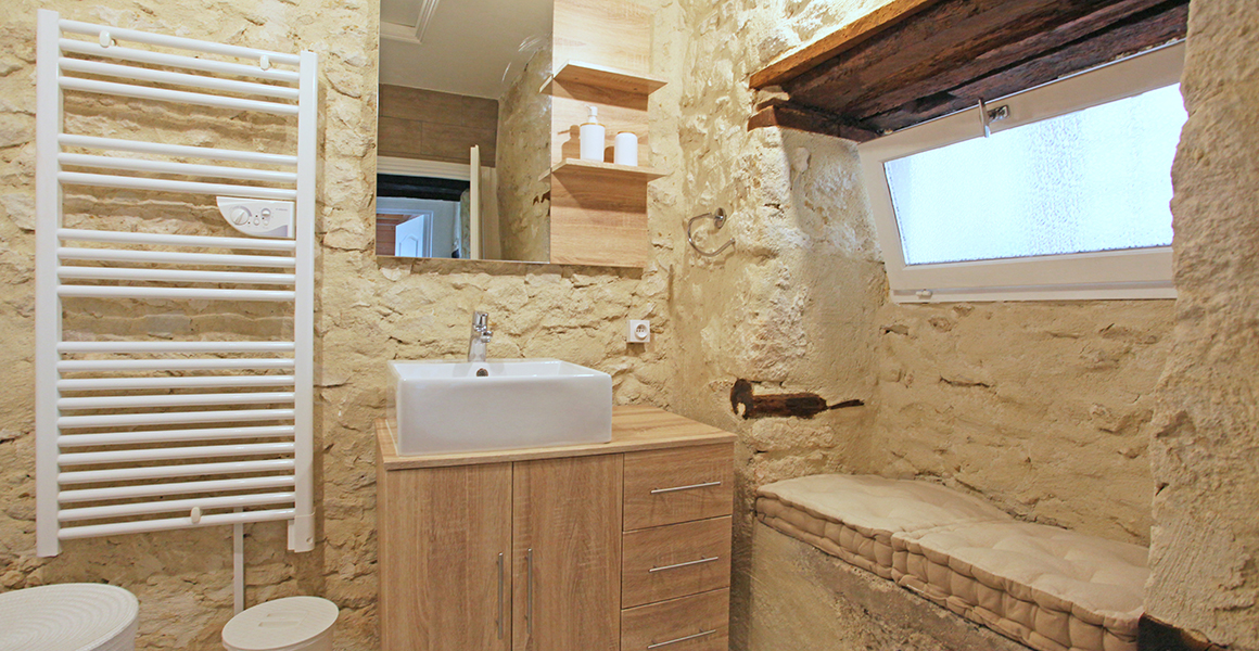 Grand Galicia family shower room