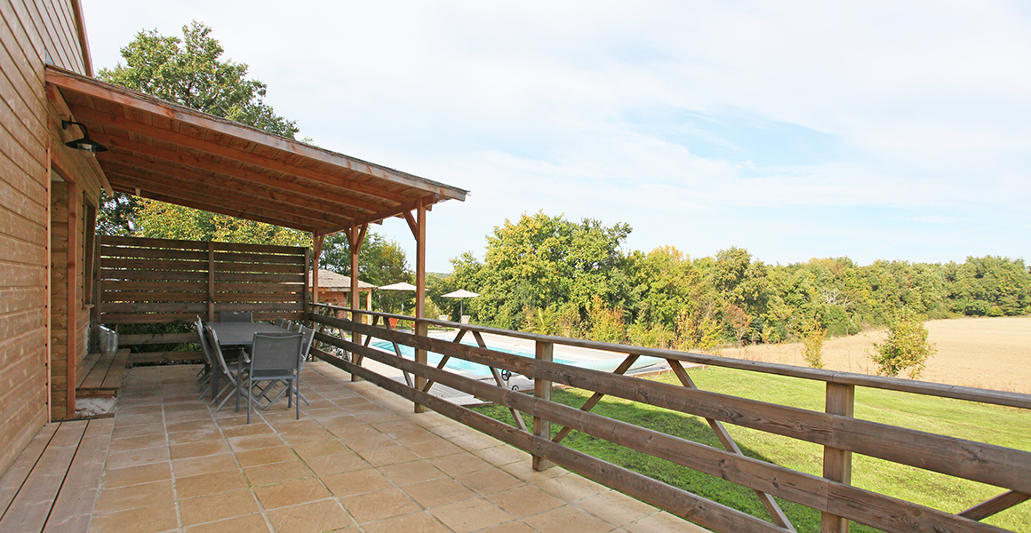 Grand Galicia covered terrace