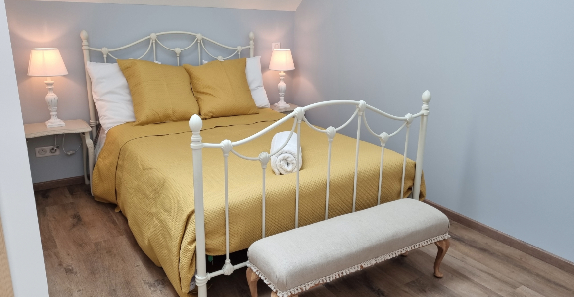 King bed 2