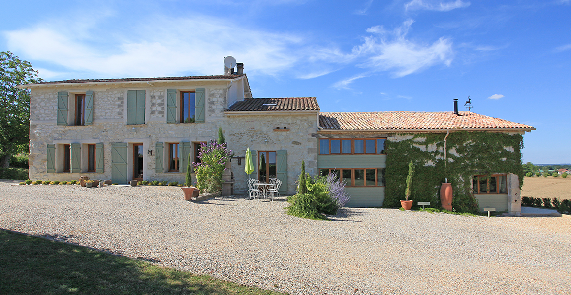 Les Courlis with farmhouse on left