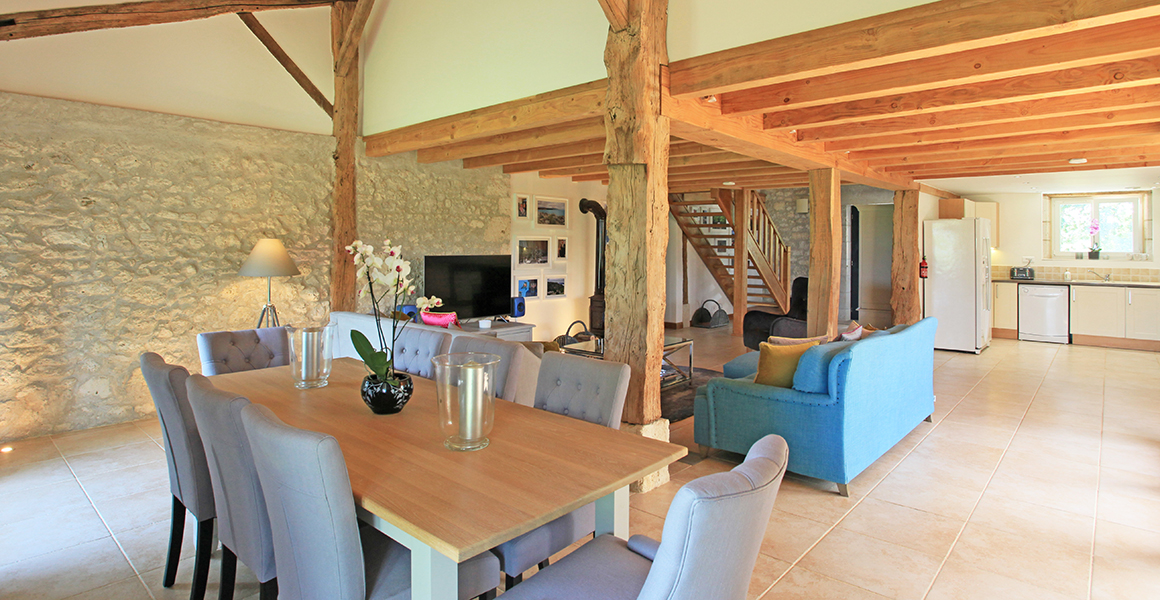 Barn dining/living area and through to the kitchen
