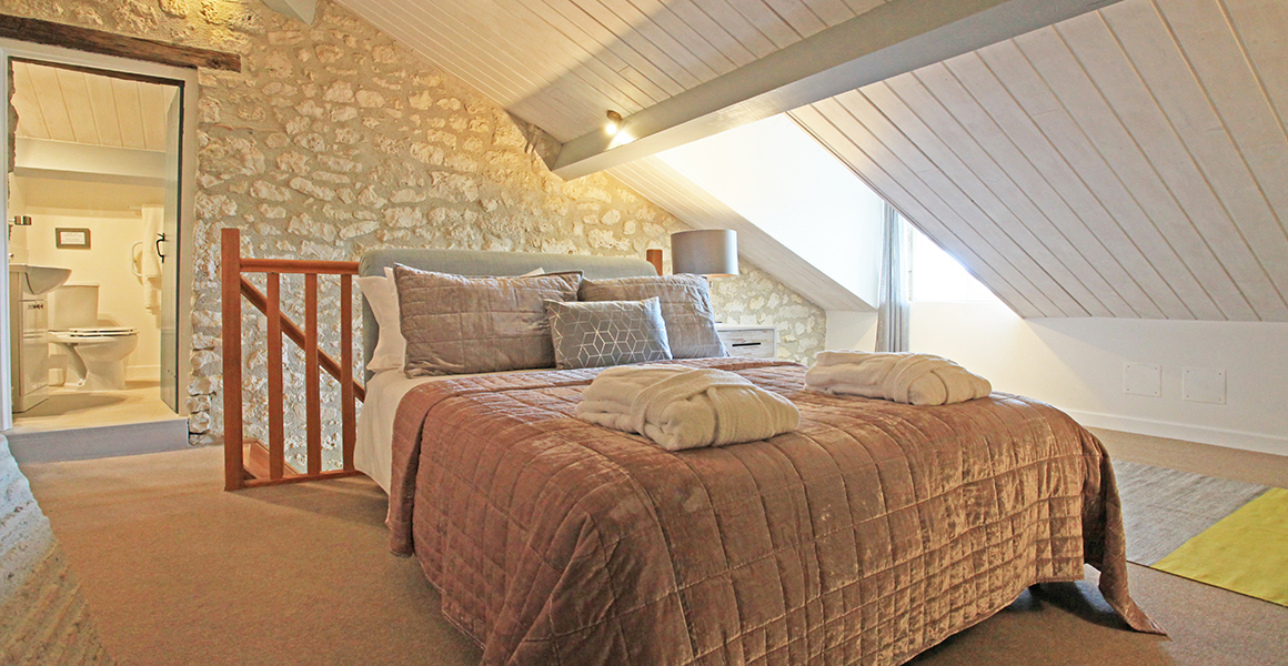 Cottage king bedroom