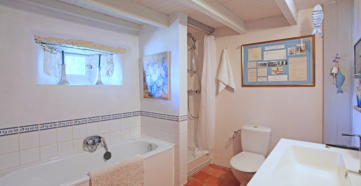 Large gite ground floor bath/shower room