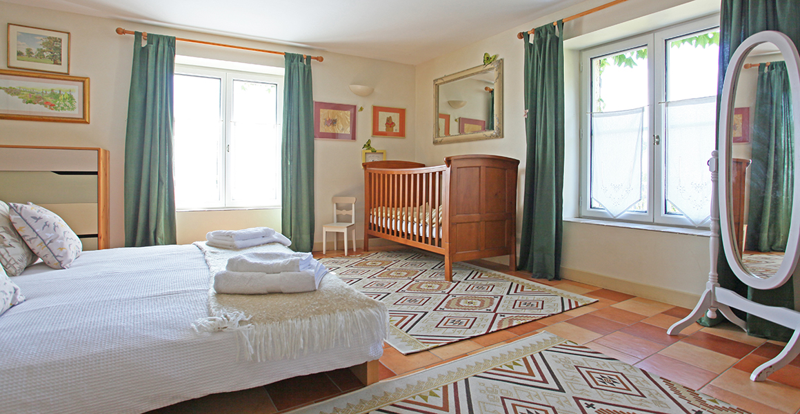 Large gite ground floor bedroom