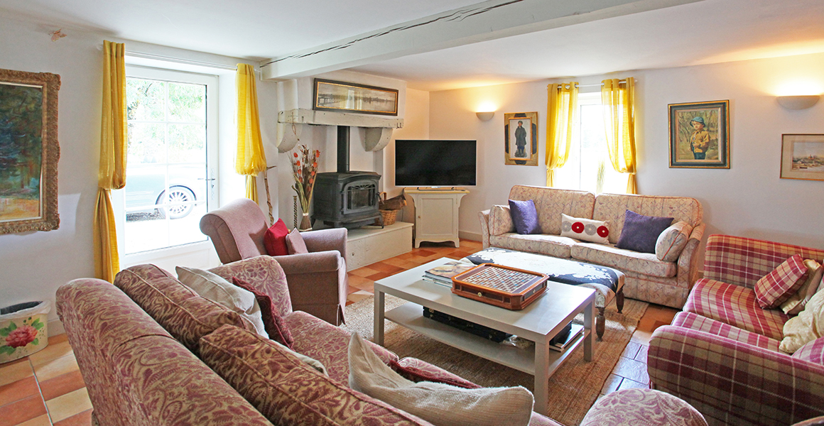 Large gite lounge