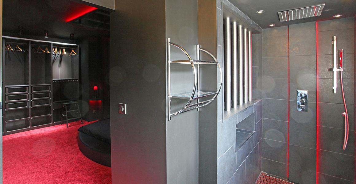 Bedroom 1 en suite shower room