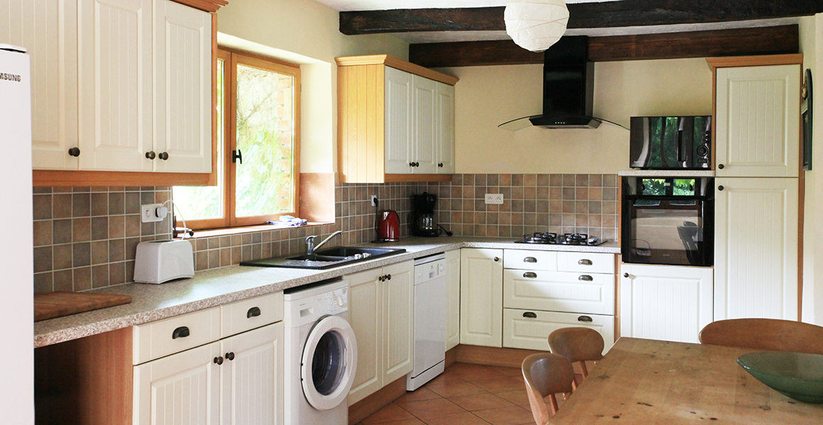 Fully fitted kitchen