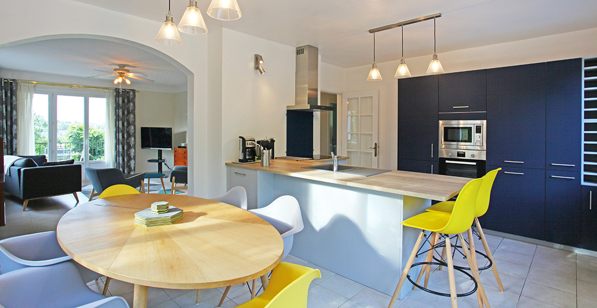 The kitchen/dining area