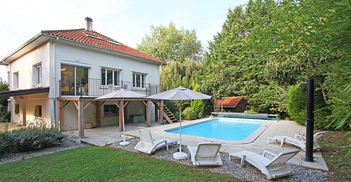 Palayre with private pool