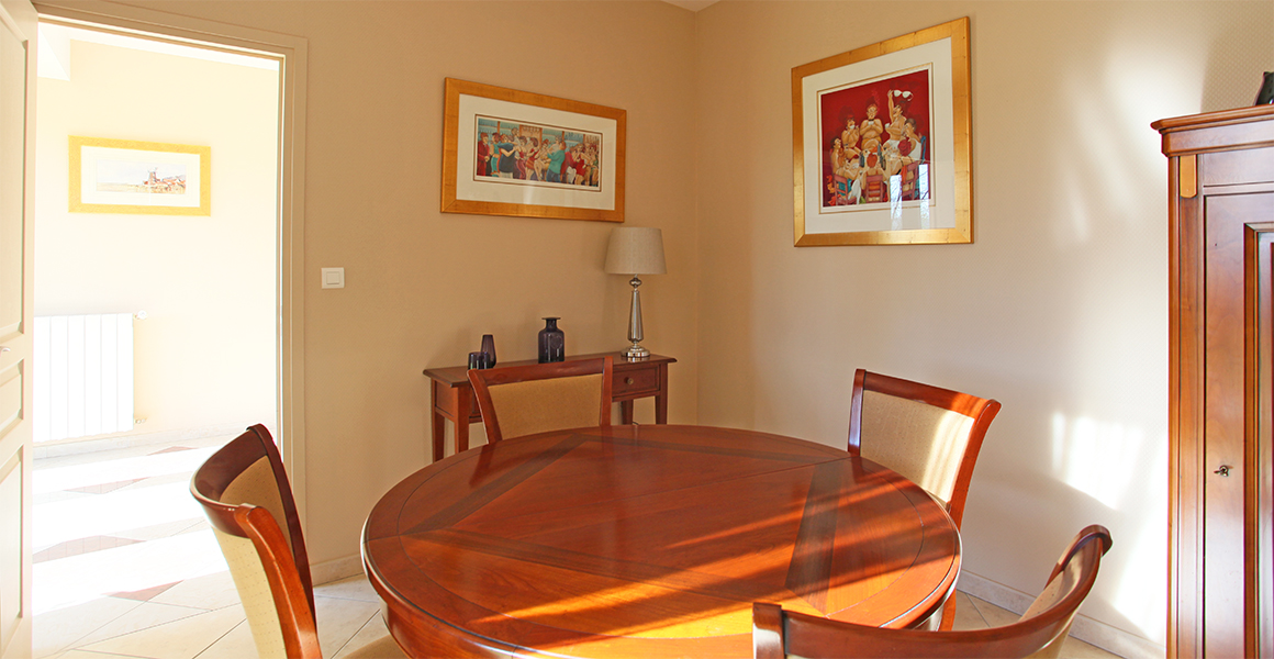 Separate dining room with extendable table