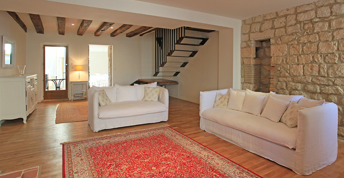 The kitchen and courtyard are towards the rear of the lounge