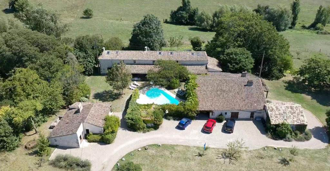 Sainte Marthe 'Farmhouse' is the property at the top